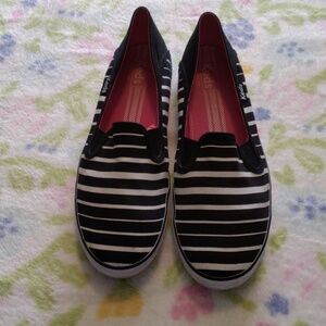 Keds Women’s size 10 slip on canvas sneakers casual shoes black & white